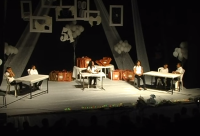 من أرشيف يافا 48 - مسرحية "اللغة العربية تنعي حظها" لطلاب مدرسة حسن عرفة عام 2010